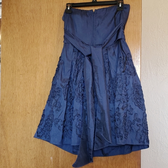 Dress - Picture 2 of 4